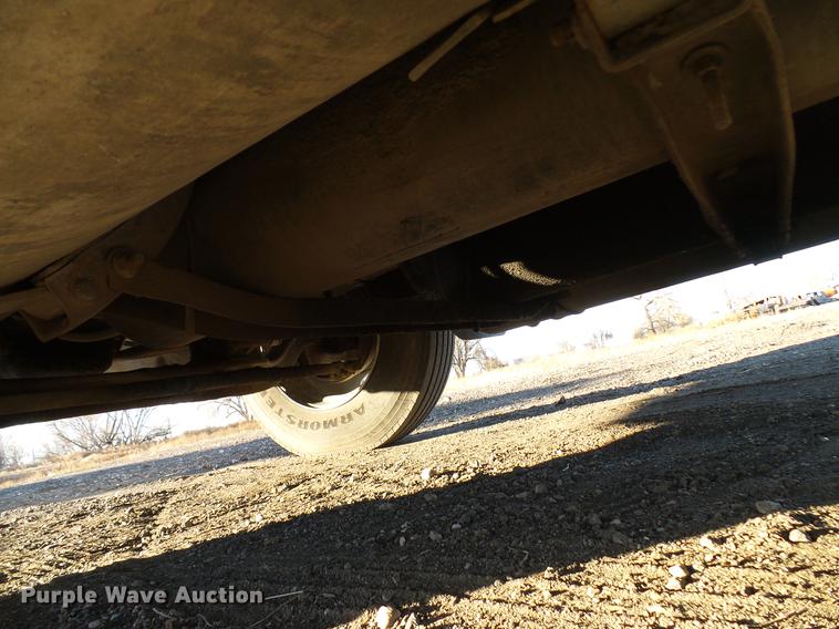 image for item DD5978 2003 International 9100i semi truck