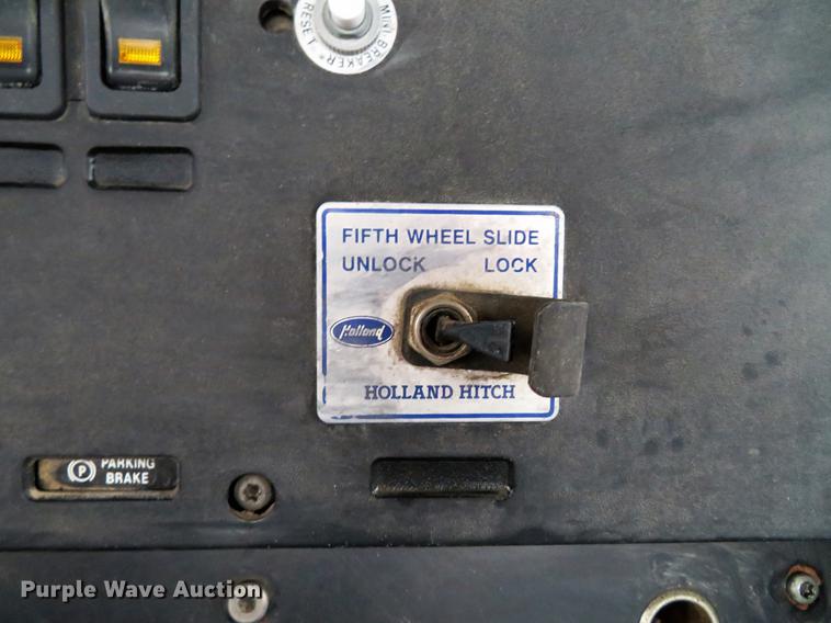 image for item DD7363 1990 Mack CH613 semi truck