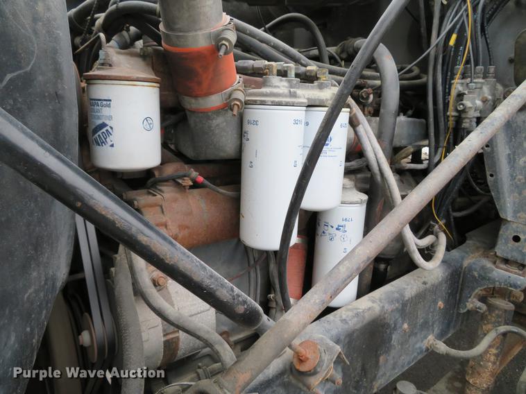 image for item DD7363 1990 Mack CH613 semi truck