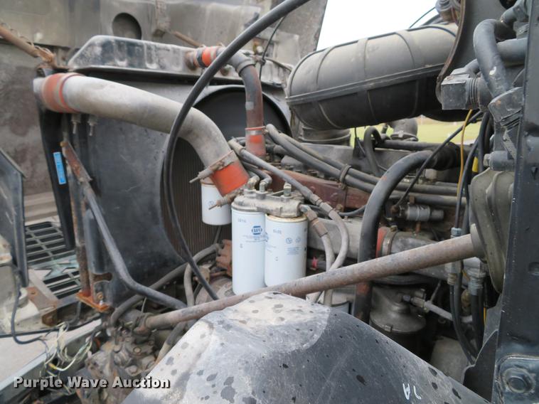 image for item DD7363 1990 Mack CH613 semi truck