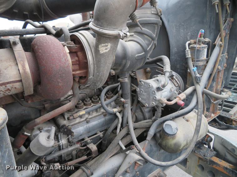 image for item DD7363 1990 Mack CH613 semi truck