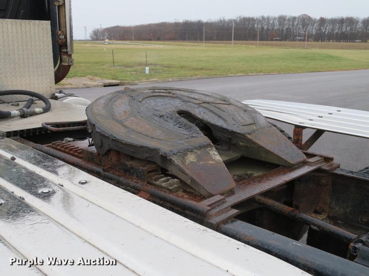 image for item DD7363 1990 Mack CH613 semi truck