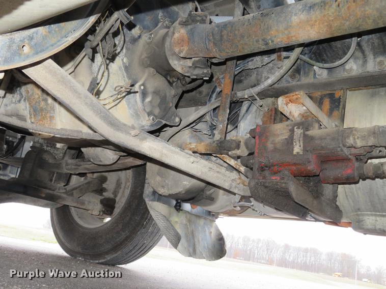 image for item DD7363 1990 Mack CH613 semi truck