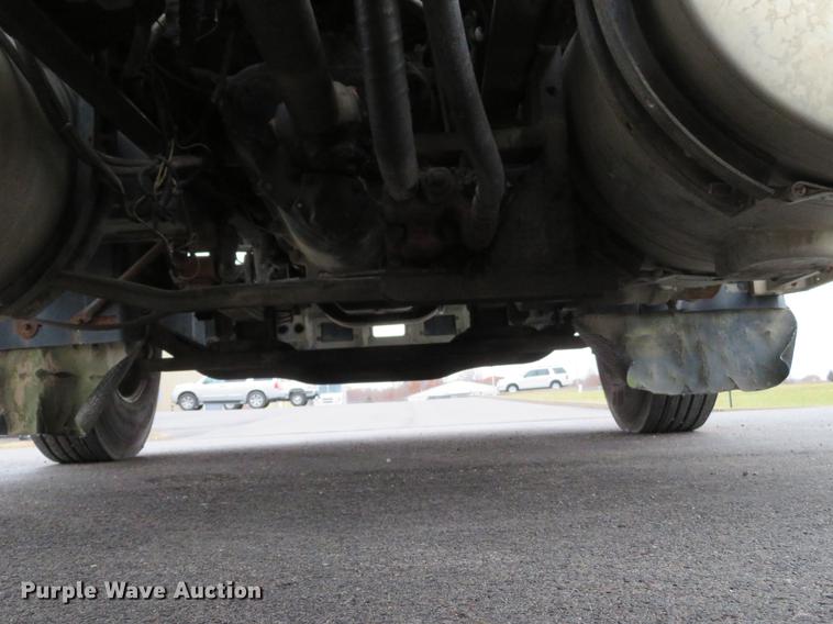 image for item DD7363 1990 Mack CH613 semi truck