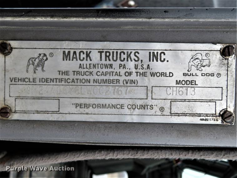 image for item DD7363 1990 Mack CH613 semi truck