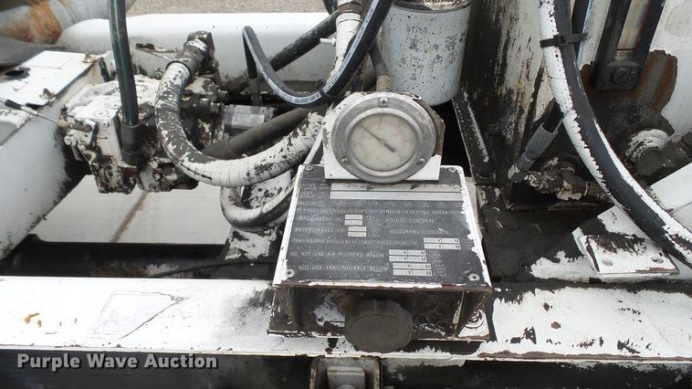 image for item DE4932 2000 Sterling ready mix truck