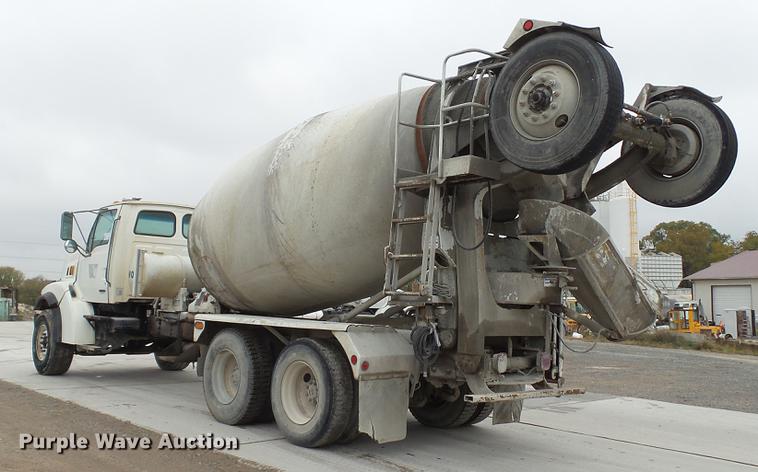 image for item DE4933 2000 Sterling ready mix truck