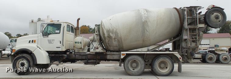 image for item DE4933 2000 Sterling ready mix truck