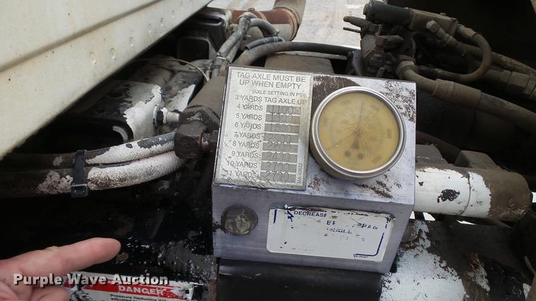 image for item DE4933 2000 Sterling ready mix truck