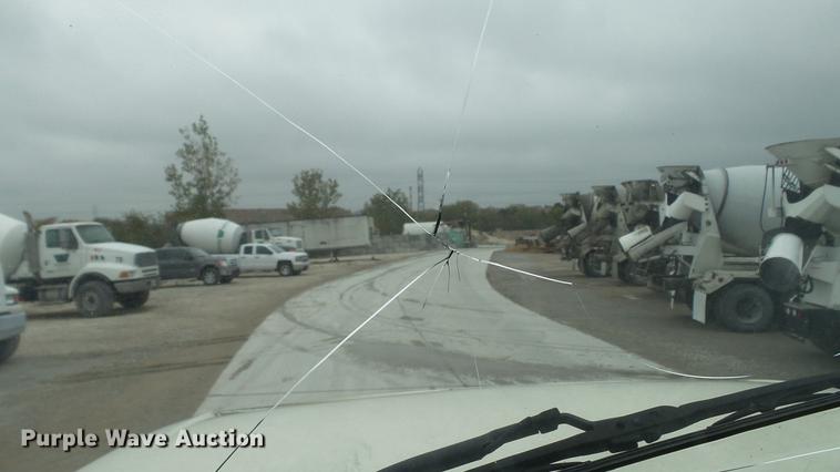 image for item DE4933 2000 Sterling ready mix truck