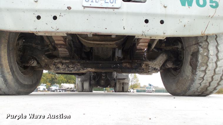 image for item DE4933 2000 Sterling ready mix truck