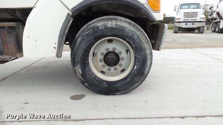 image for item DE4933 2000 Sterling ready mix truck