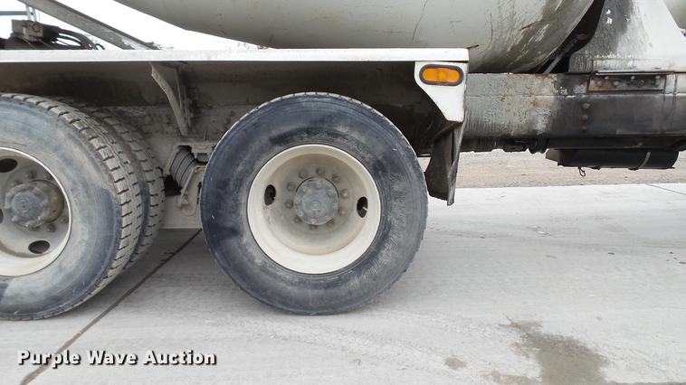 image for item DE4933 2000 Sterling ready mix truck