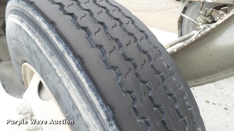 image for item DE4933 2000 Sterling ready mix truck