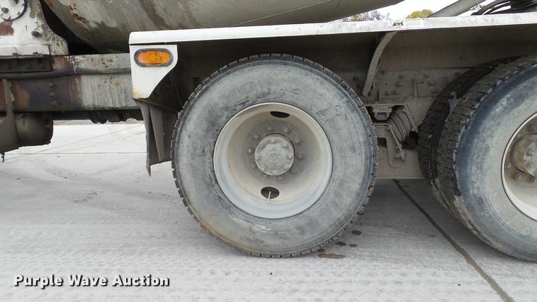 image for item DE4933 2000 Sterling ready mix truck
