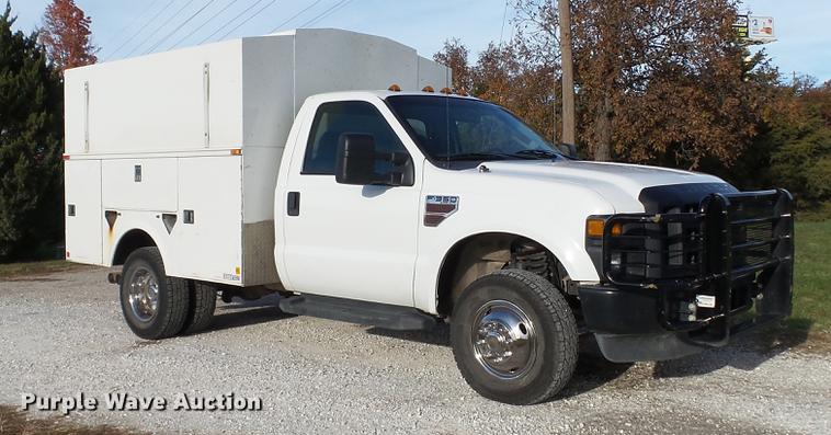 image for item DE4938 2009 Ford F350 Super Duty XL utility bed pickup truck