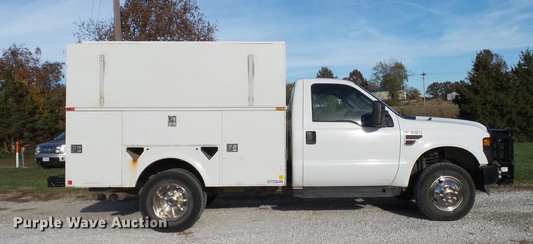 image for item DE4938 2009 Ford F350 Super Duty XL utility bed pickup truck