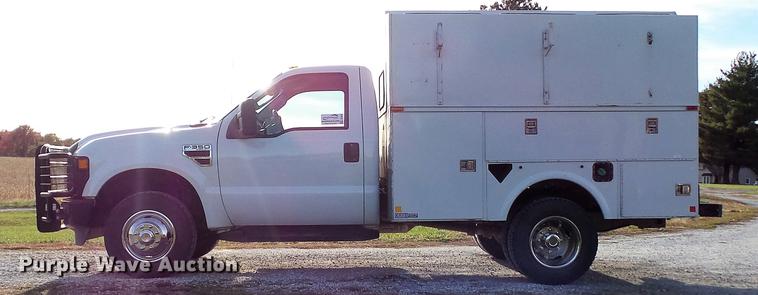 image for item DE4938 2009 Ford F350 Super Duty XL utility bed pickup truck