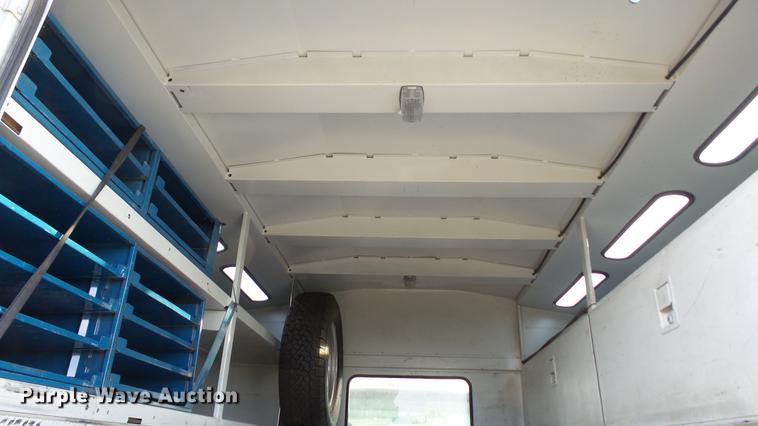 image for item DE4938 2009 Ford F350 Super Duty XL utility bed pickup truck