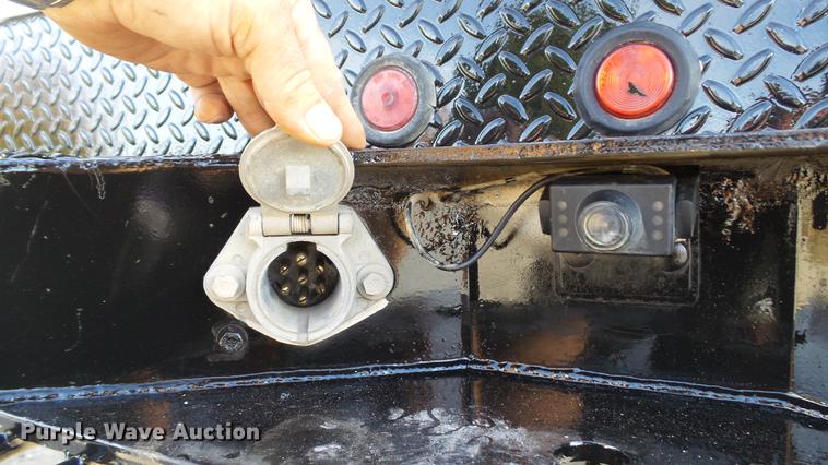 image for item DE4938 2009 Ford F350 Super Duty XL utility bed pickup truck