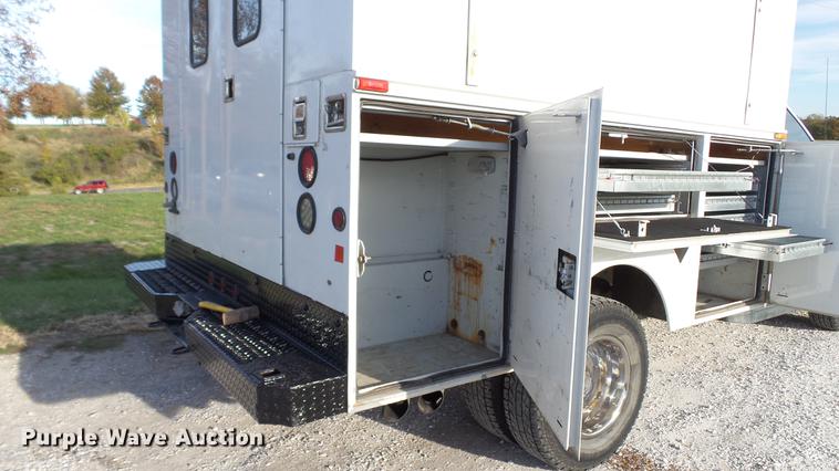 image for item DE4938 2009 Ford F350 Super Duty XL utility bed pickup truck