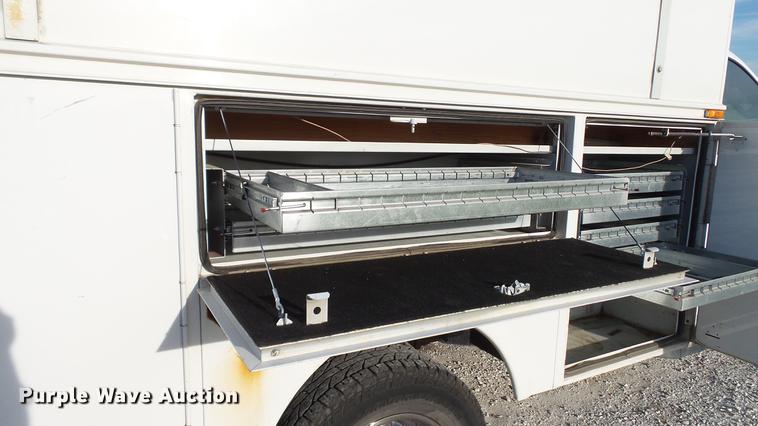 image for item DE4938 2009 Ford F350 Super Duty XL utility bed pickup truck