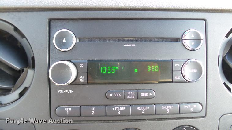 image for item DE4938 2009 Ford F350 Super Duty XL utility bed pickup truck