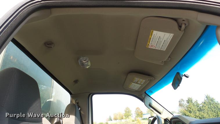 image for item DE4938 2009 Ford F350 Super Duty XL utility bed pickup truck