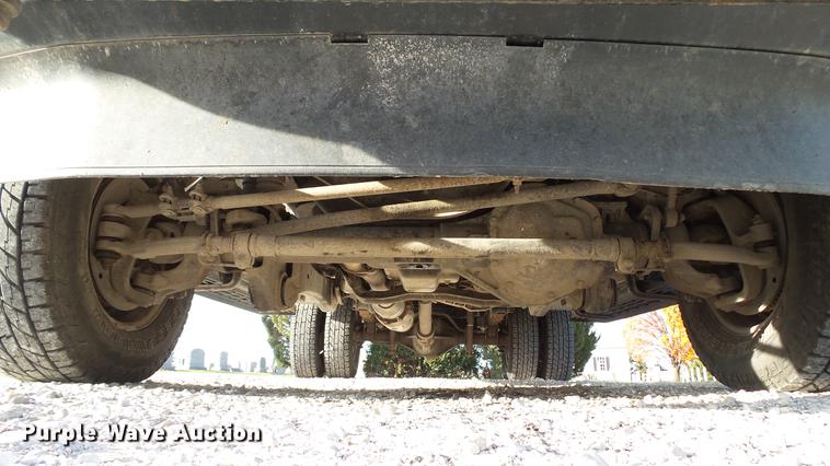 image for item DE4938 2009 Ford F350 Super Duty XL utility bed pickup truck