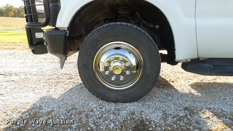 image for item DE4938 2009 Ford F350 Super Duty XL utility bed pickup truck