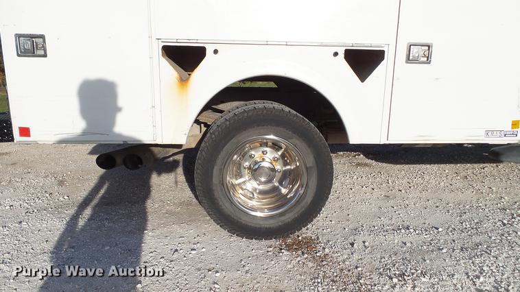 image for item DE4938 2009 Ford F350 Super Duty XL utility bed pickup truck