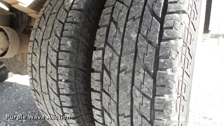 image for item DE4938 2009 Ford F350 Super Duty XL utility bed pickup truck