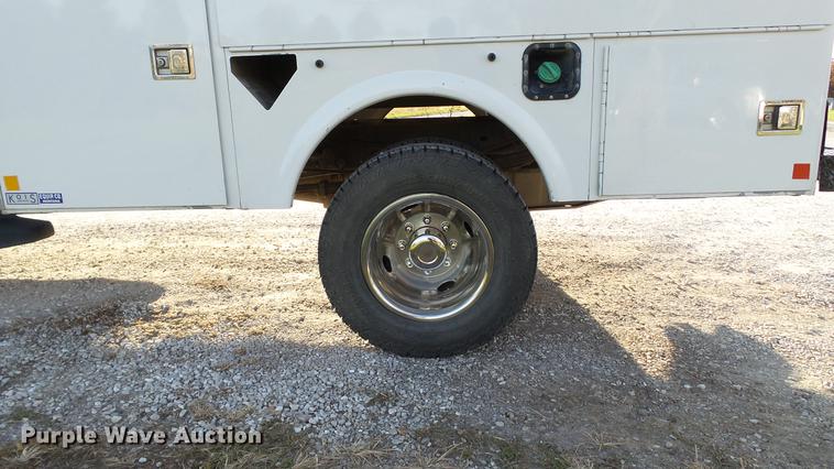 image for item DE4938 2009 Ford F350 Super Duty XL utility bed pickup truck