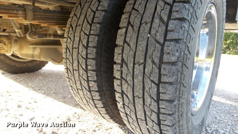 image for item DE4938 2009 Ford F350 Super Duty XL utility bed pickup truck