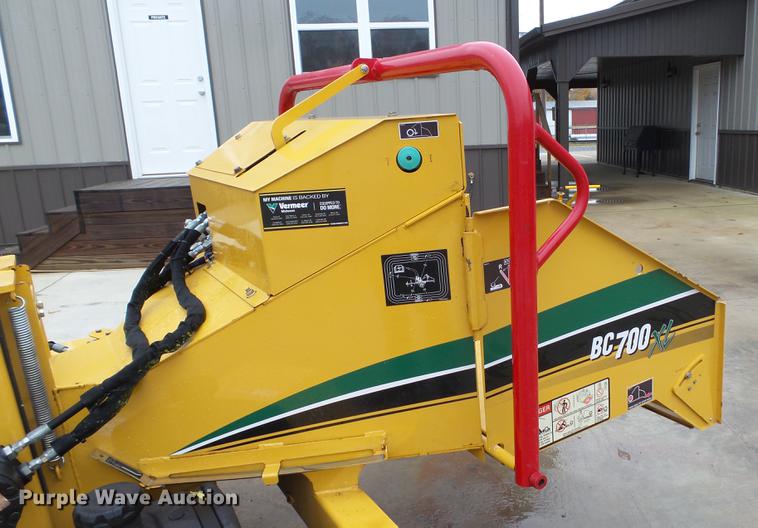 image for item DE4947 2015 Vermeer BC700XL wood chipper