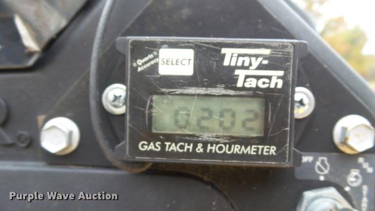 image for item DE4947 2015 Vermeer BC700XL wood chipper