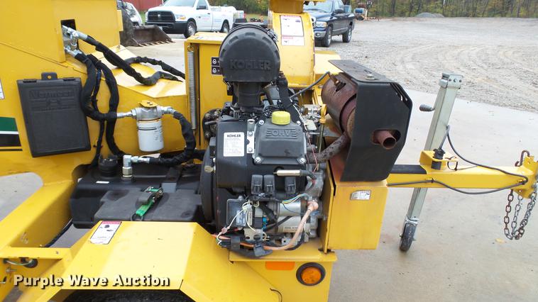 image for item DE4947 2015 Vermeer BC700XL wood chipper