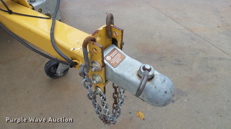 image for item DE4947 2015 Vermeer BC700XL wood chipper