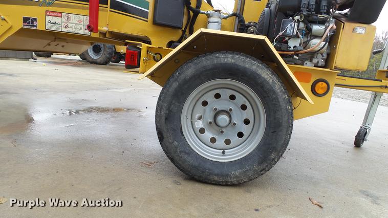 image for item DE4947 2015 Vermeer BC700XL wood chipper