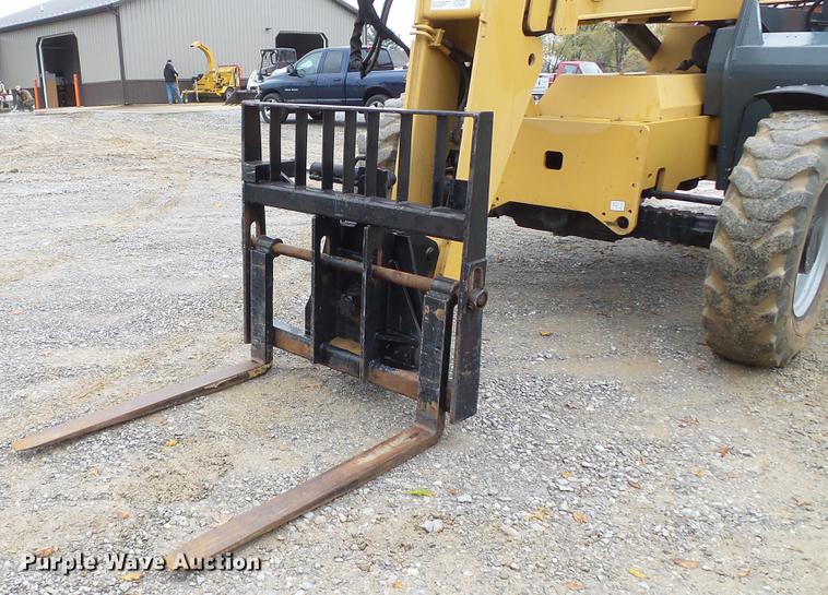 image for item DE4948 2005 Gehl RS8-42 telehandler