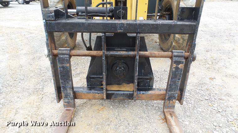 image for item DE4948 2005 Gehl RS8-42 telehandler