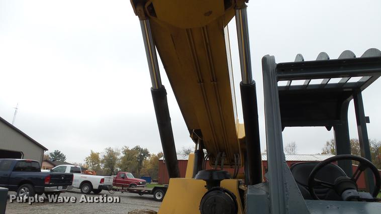 image for item DE4948 2005 Gehl RS8-42 telehandler