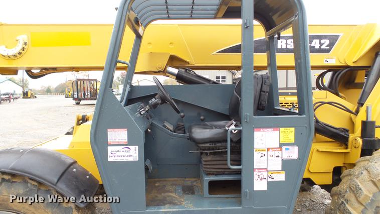 image for item DE4948 2005 Gehl RS8-42 telehandler