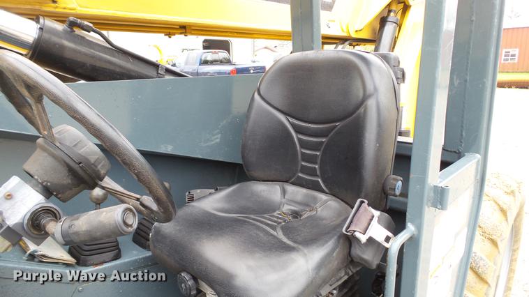 image for item DE4948 2005 Gehl RS8-42 telehandler