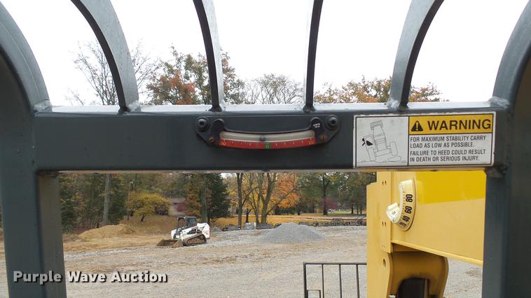 image for item DE4948 2005 Gehl RS8-42 telehandler