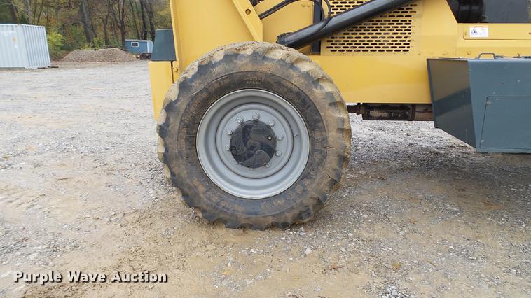 image for item DE4948 2005 Gehl RS8-42 telehandler