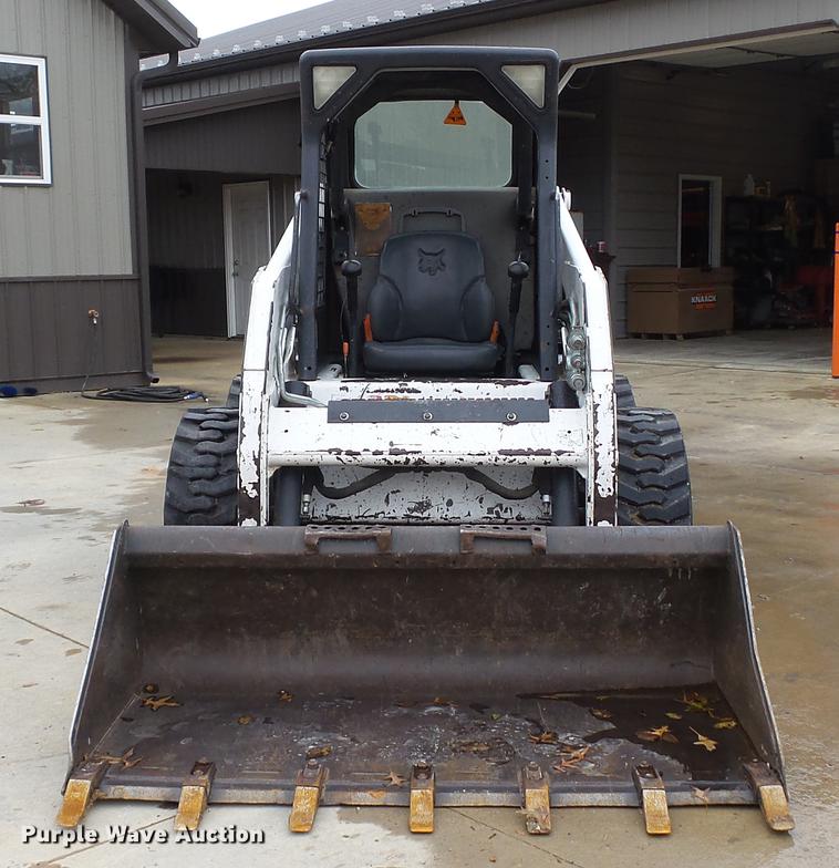 image for item DE4949 2009 Bobcat S150 skid steer