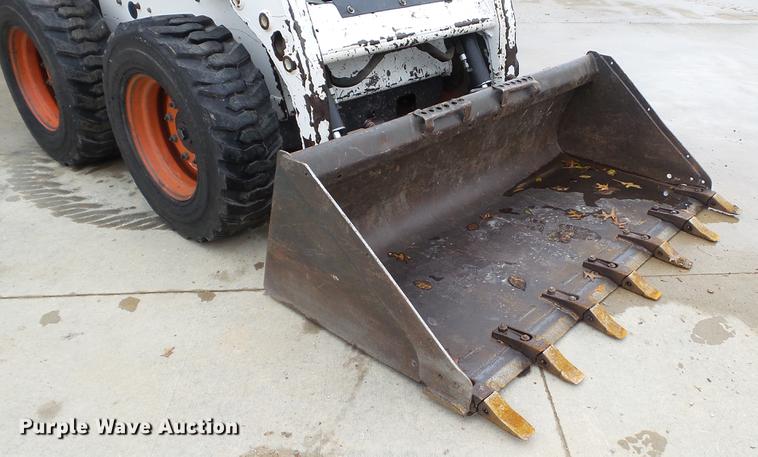 image for item DE4949 2009 Bobcat S150 skid steer