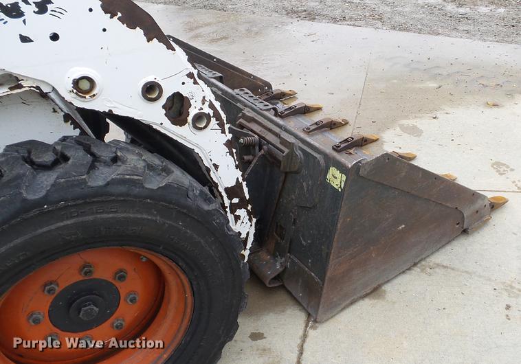 image for item DE4949 2009 Bobcat S150 skid steer
