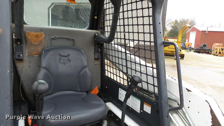 image for item DE4949 2009 Bobcat S150 skid steer